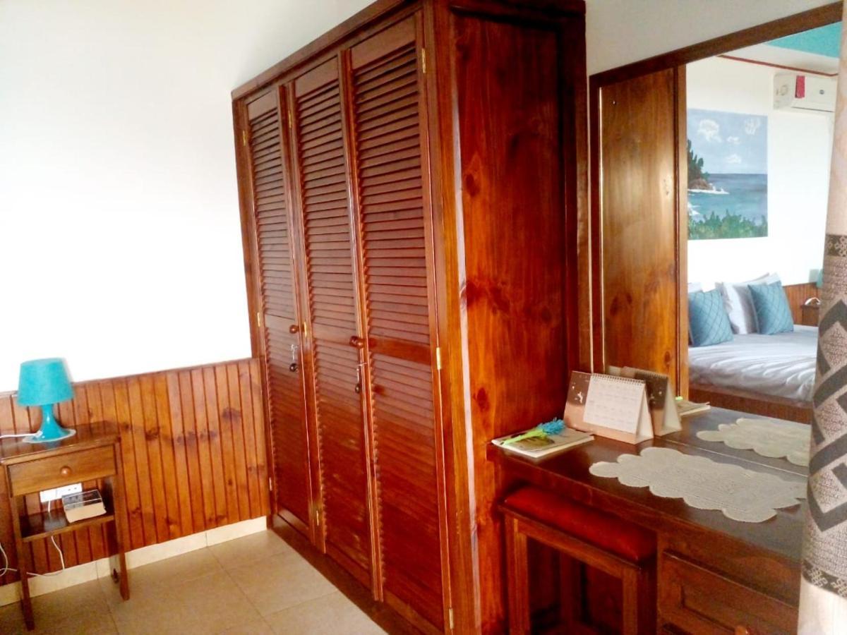 Les Elles Guesthouse Self Catering Baie Lazare  Exterior photo