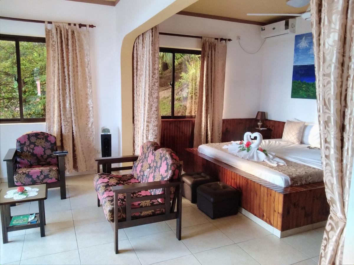 Les Elles Guesthouse Self Catering Baie Lazare  Exterior photo