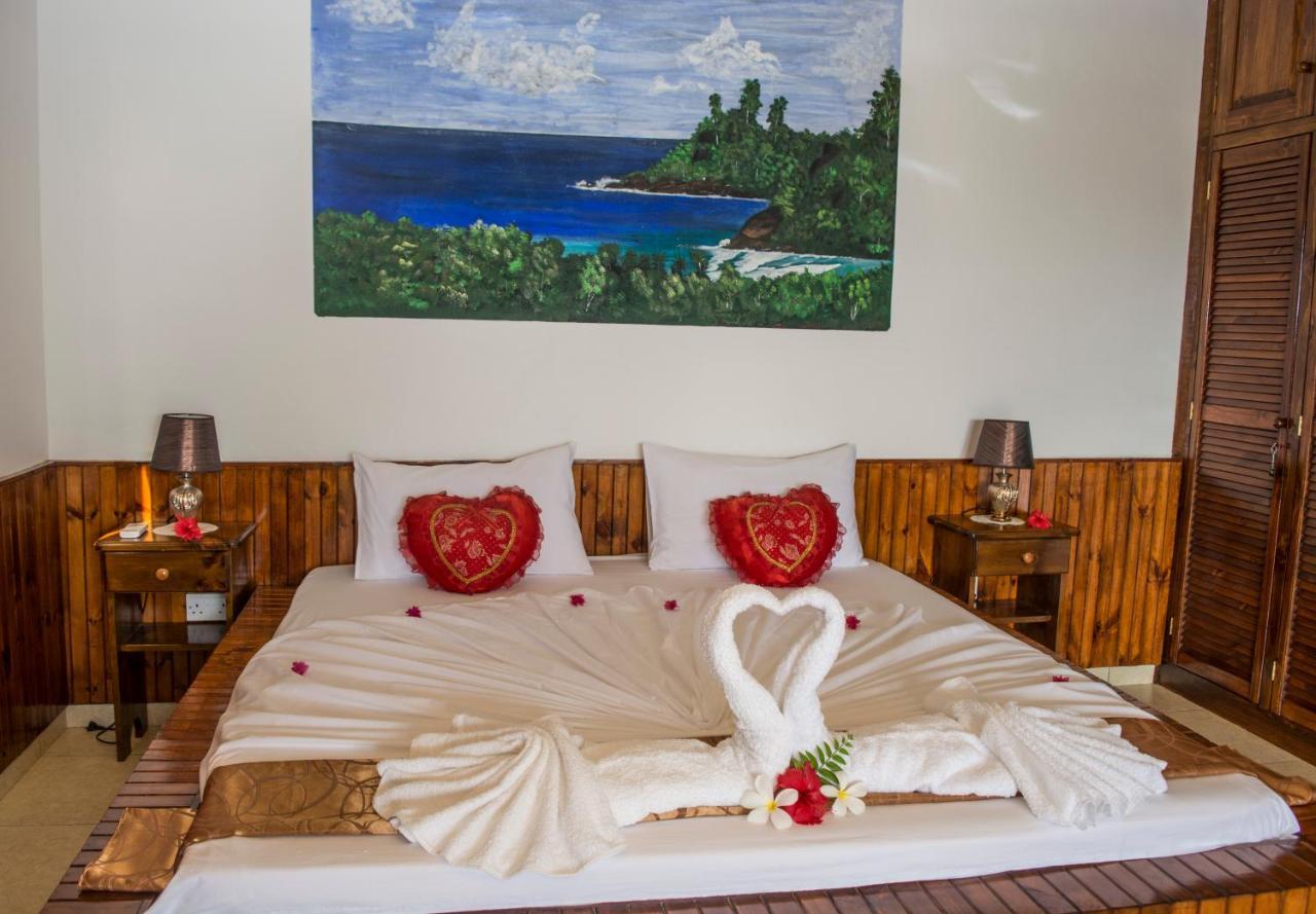 Les Elles Guesthouse Self Catering Baie Lazare  Exterior photo