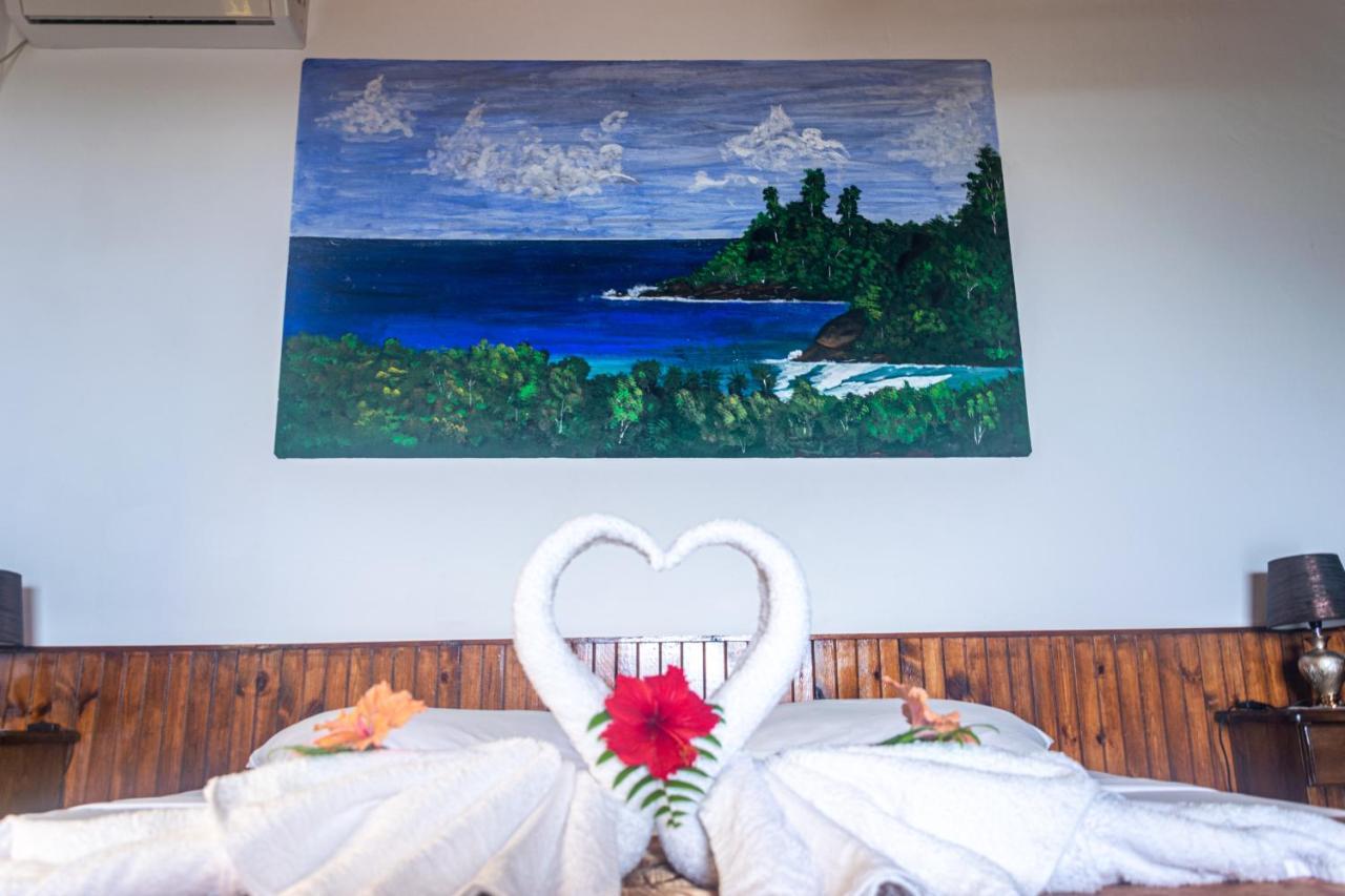 Les Elles Guesthouse Self Catering Baie Lazare  Exterior photo