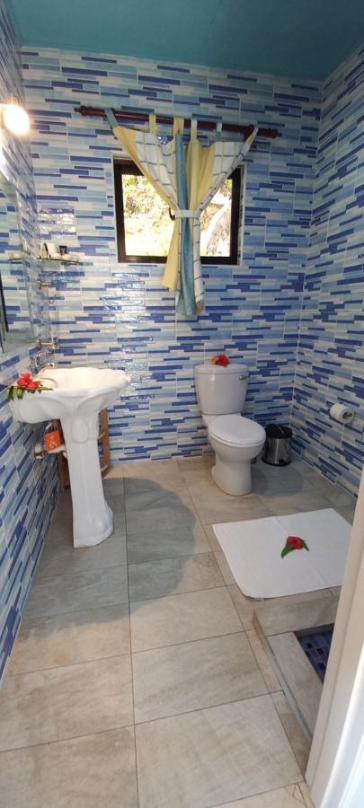 Les Elles Guesthouse Self Catering Baie Lazare  Exterior photo