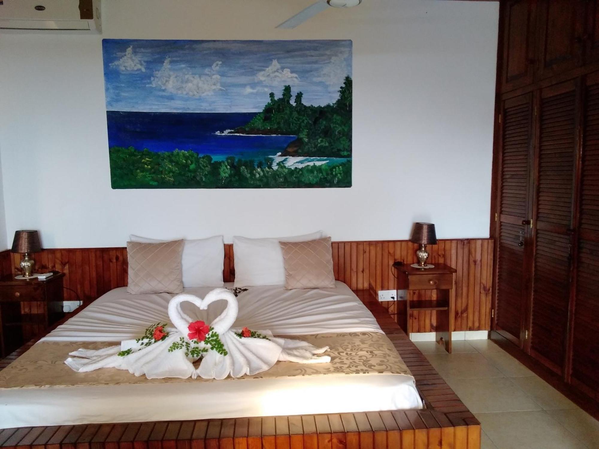 Les Elles Guesthouse Self Catering Baie Lazare  Room photo