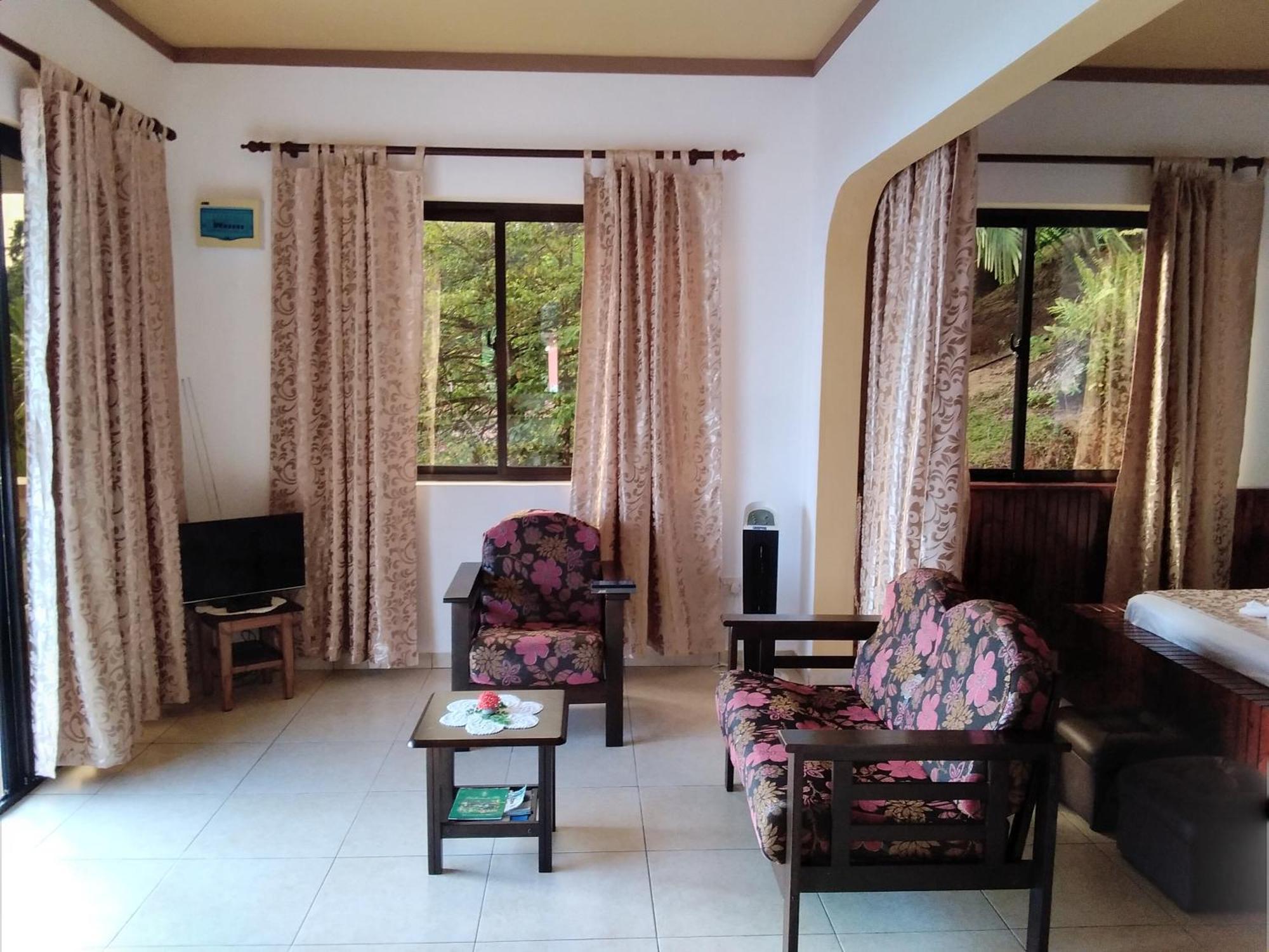 Les Elles Guesthouse Self Catering Baie Lazare  Room photo