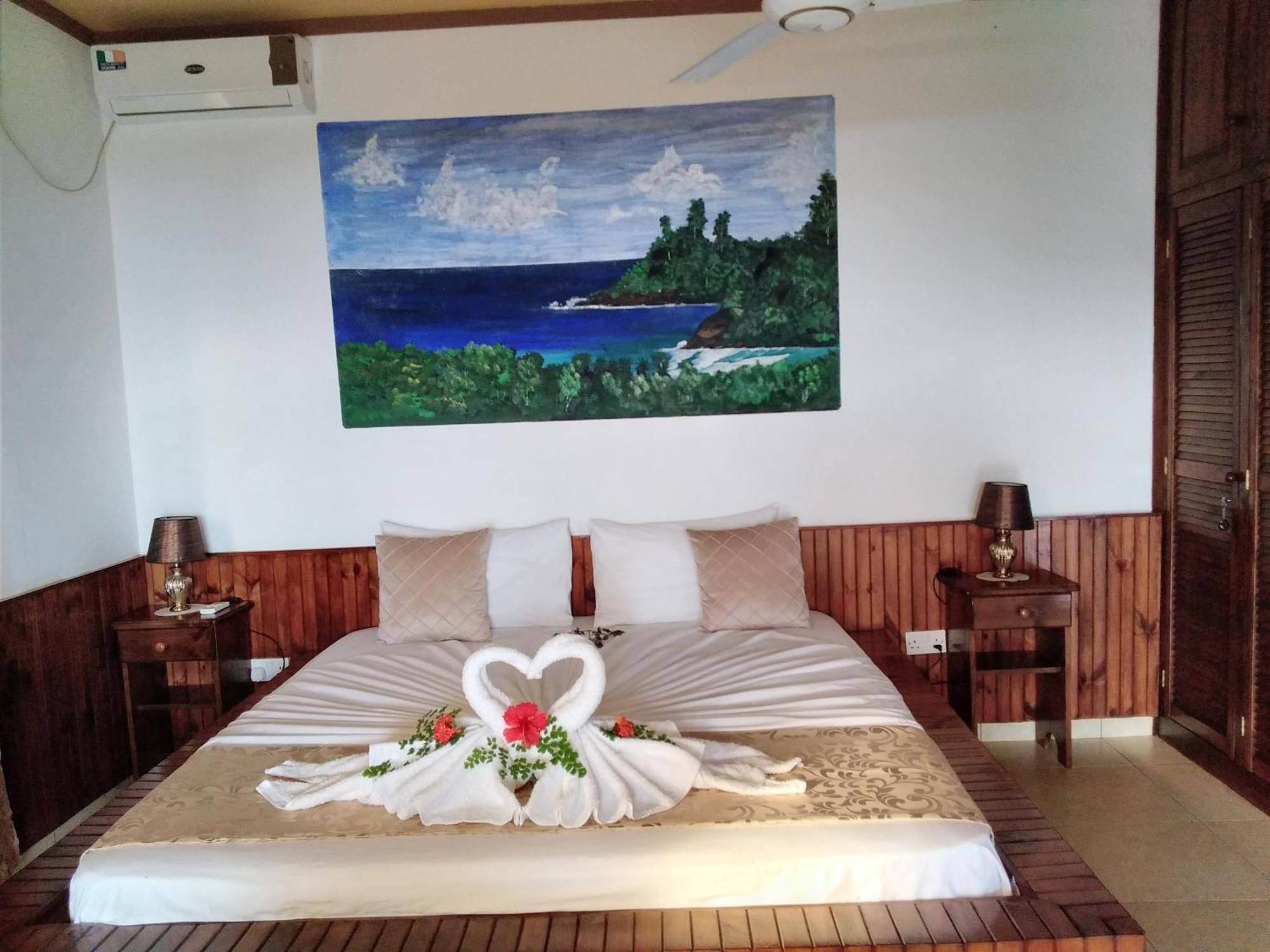 Les Elles Guesthouse Self Catering Baie Lazare  Room photo