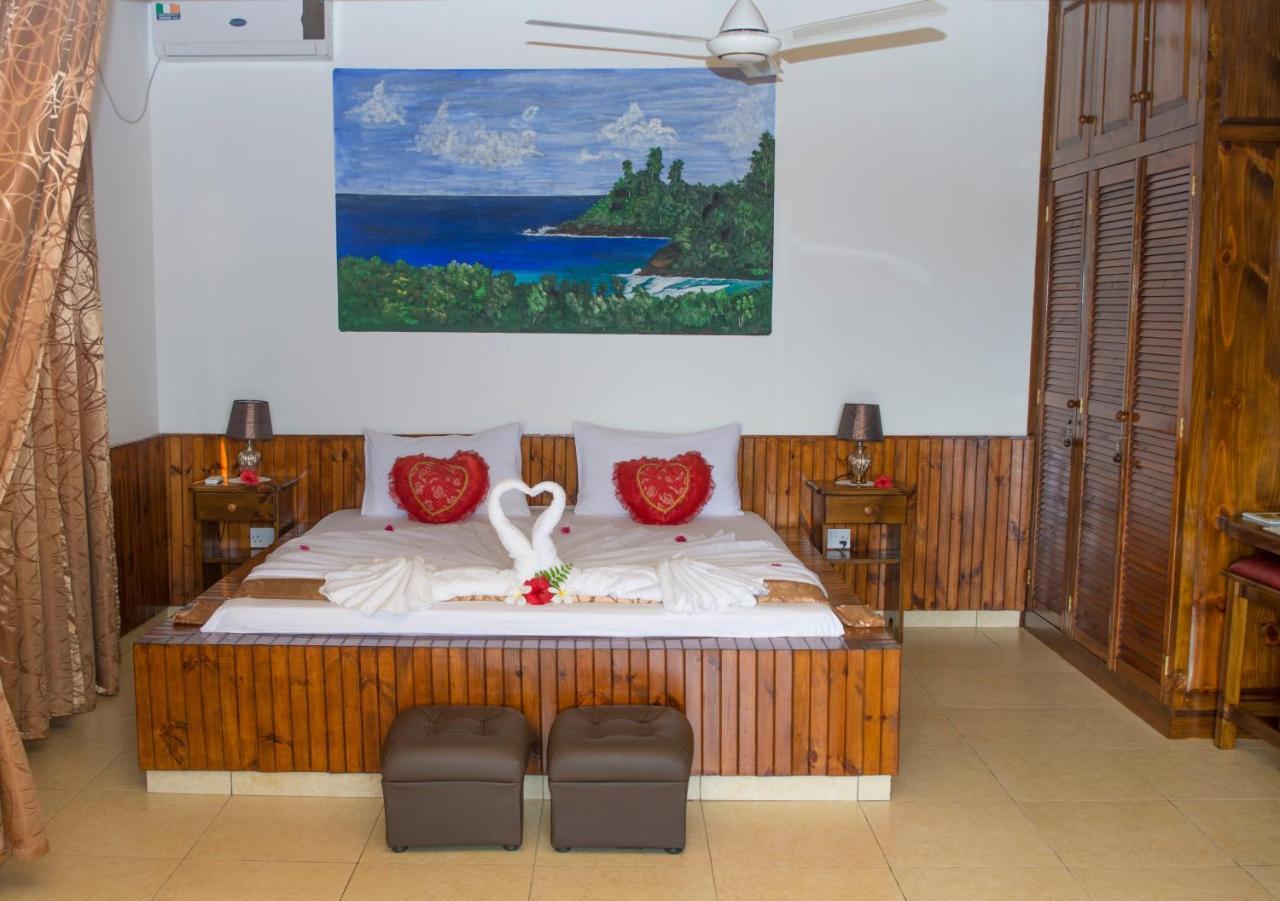 Les Elles Guesthouse Self Catering Baie Lazare  Exterior photo